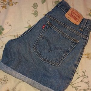 vintage levi’s shorts!